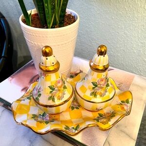 MACKENZIE-CHILDS Honeymoon Lemon Curd Salt & Pepperer Shaker & Tray Gold Trim